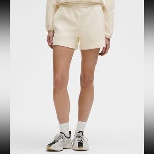 BRAND NEW Lululemon Soft Stream Cream Shorts